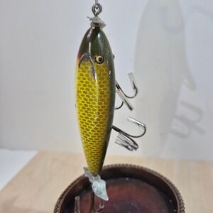 Vintage Creek Chub Wooden Wood Injured Minnow Fishing Lure Antique